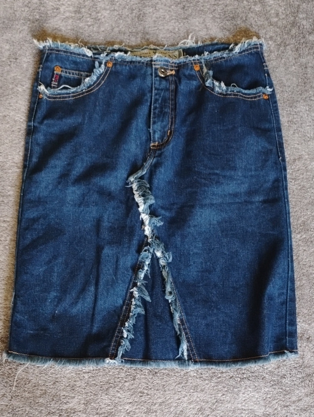 Vintage Guess Frayed Hem Denim Skirt Dark Wash 26" Please See Measurements
